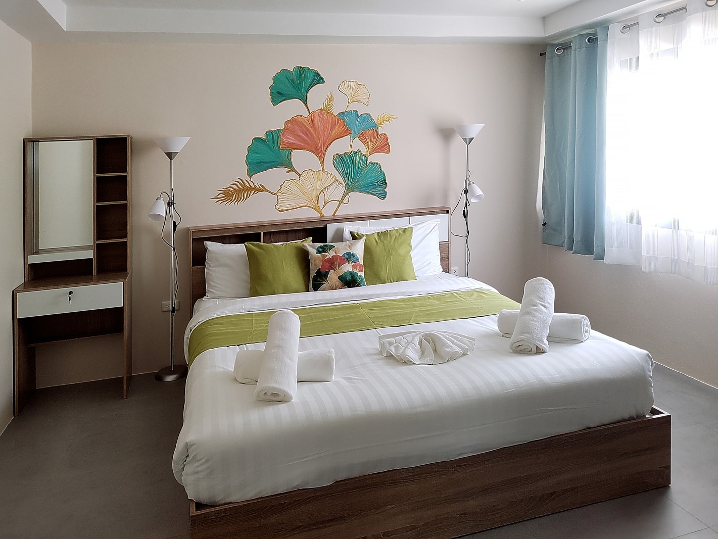 #4 Family room with Terrace